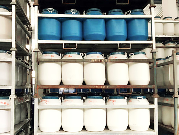 抗靜電劑生產(chǎn)廠家實(shí)建化工告知您:抗靜電劑的分類(lèi)及選擇 抗靜電劑生產(chǎn)廠家實(shí)建化工告知您:抗靜電劑的分類(lèi)及選擇